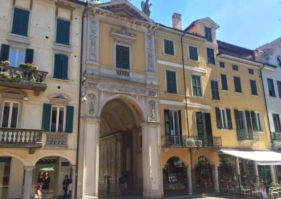 Arco Mera, nel cuore della città di Varese - Varese | Secret World Trip Planner