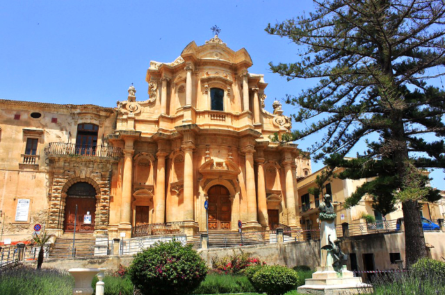 Biserica San Domenico - Noto | Secret World Trip Planner