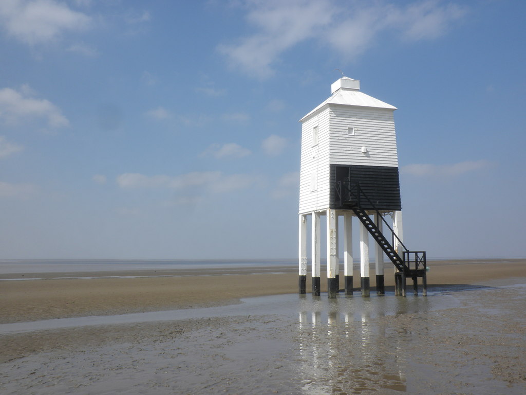 Low Lighthouse in Burnham-on-Sea, England - River Parrett | Secret World Trip Planner