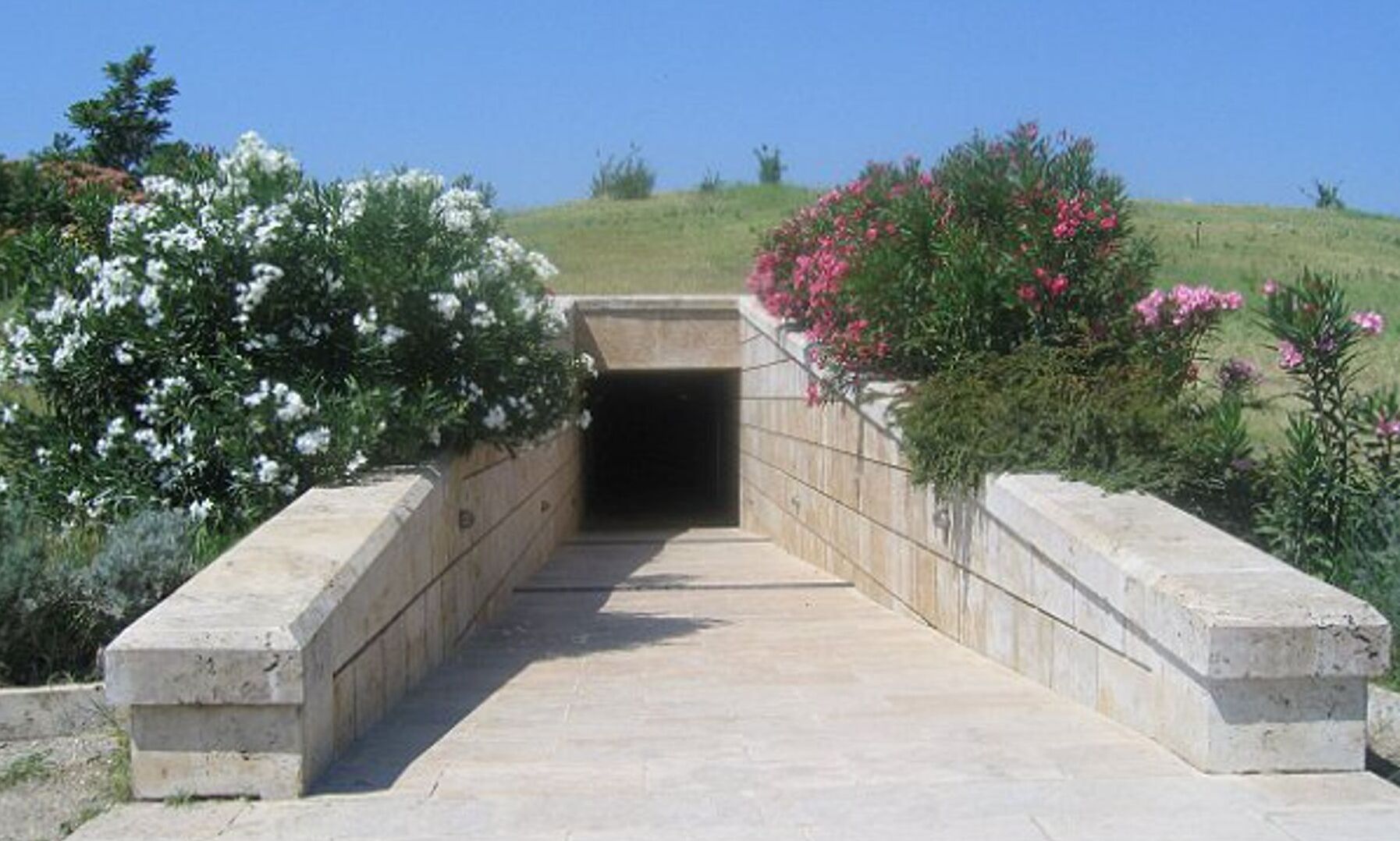 Vergina y la tumba de Filipo, padre de Alejandro Magno - Verghina | Secret World Trip Planner