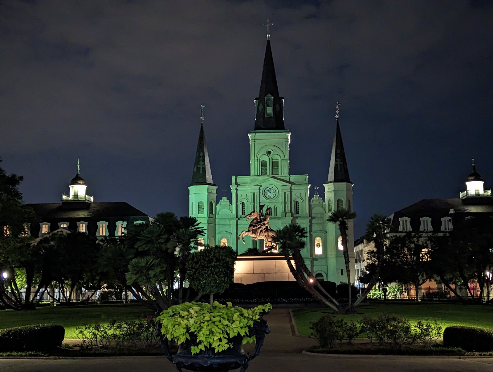 El histórico barrio francés de Nueva Orleans: Jackson Square - New Orleans | Secret World Trip Planner
