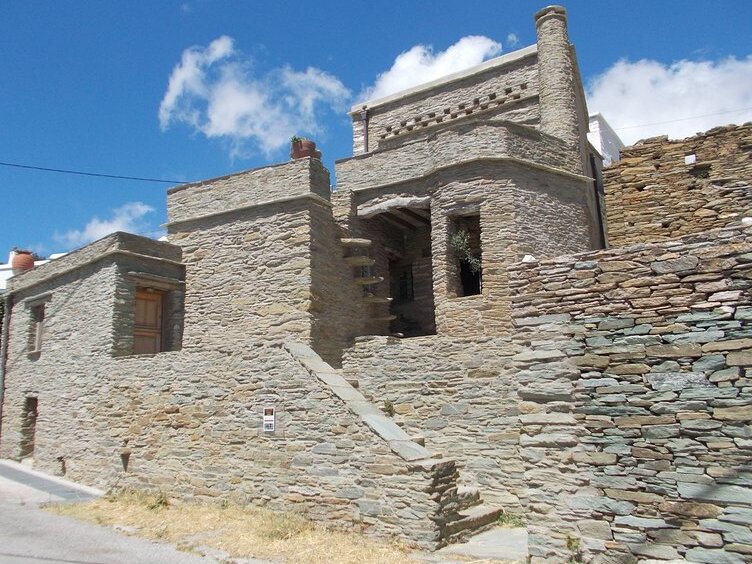Museo del Olivo de las Cícladas en Andros - Pitrofos | Secret World Trip Planner