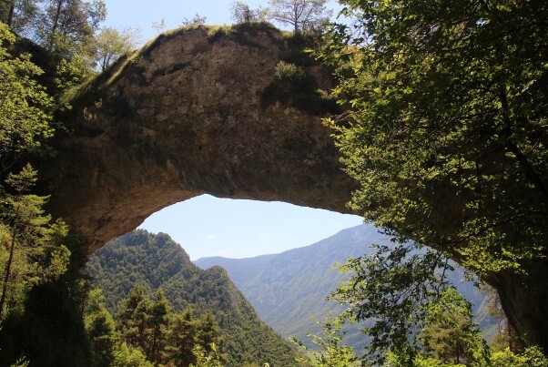 El puente de Orco - Ospedaletto | Secret World Trip Planner