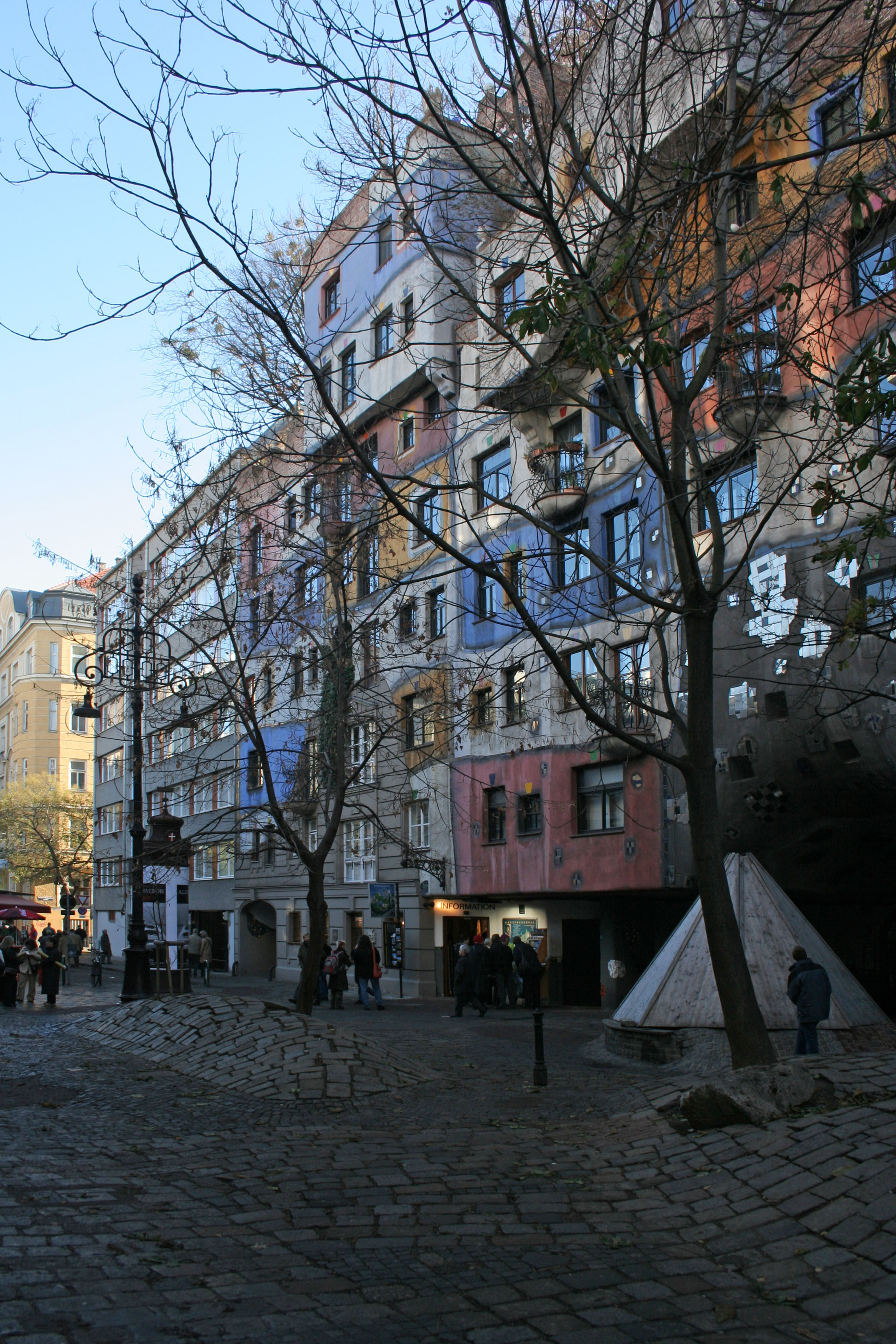 Hundertwasserhaus, The coloured Building - Wien | Secret World Trip Planner