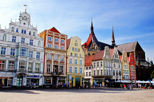 নিউ মার্কেট স্কোয়ার - Rostock | Secret World Trip Planner