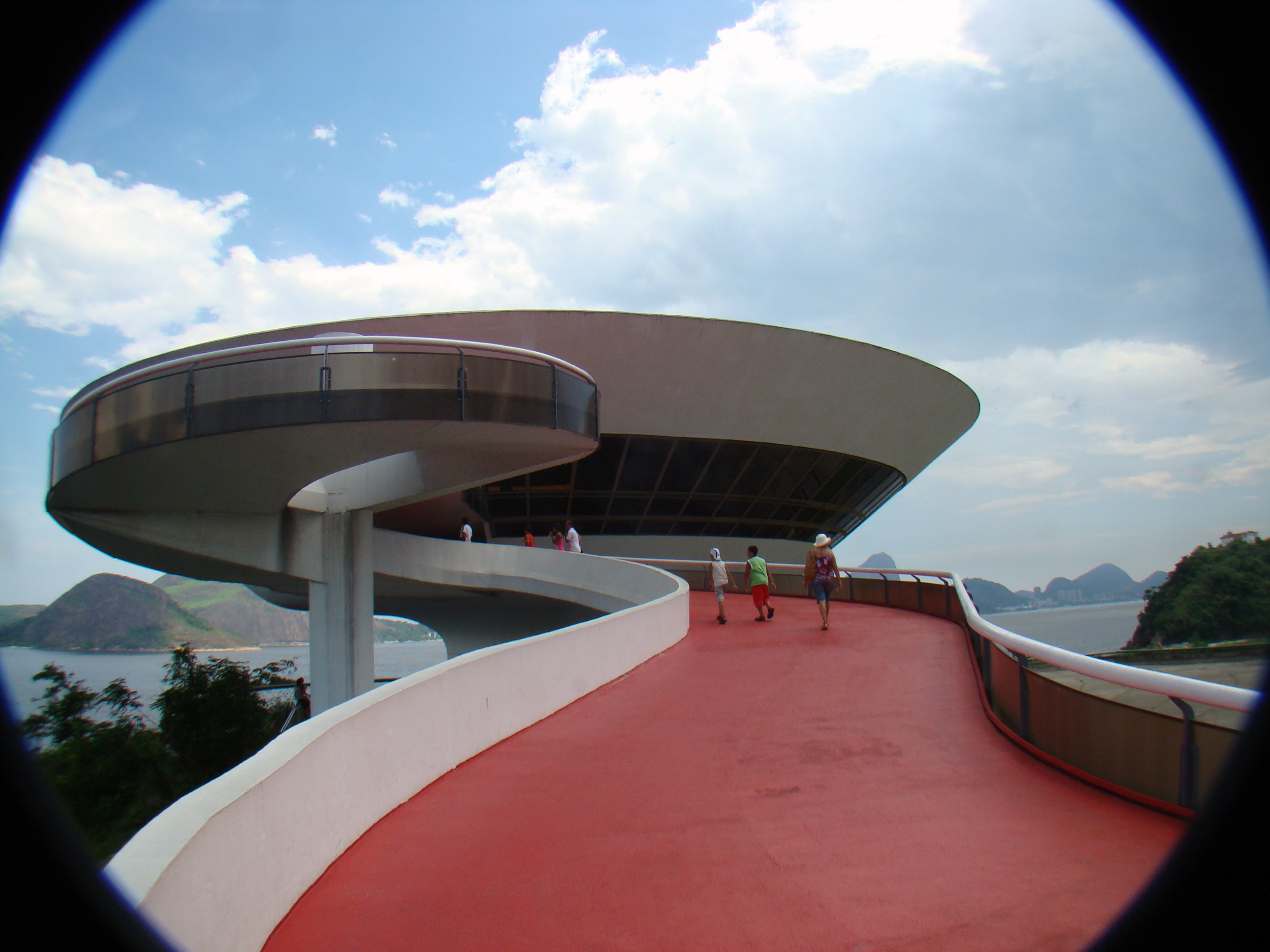 Museo de Arte Contemporáneo de Niteroi - Niterói - RJ | Secret World Trip Planner