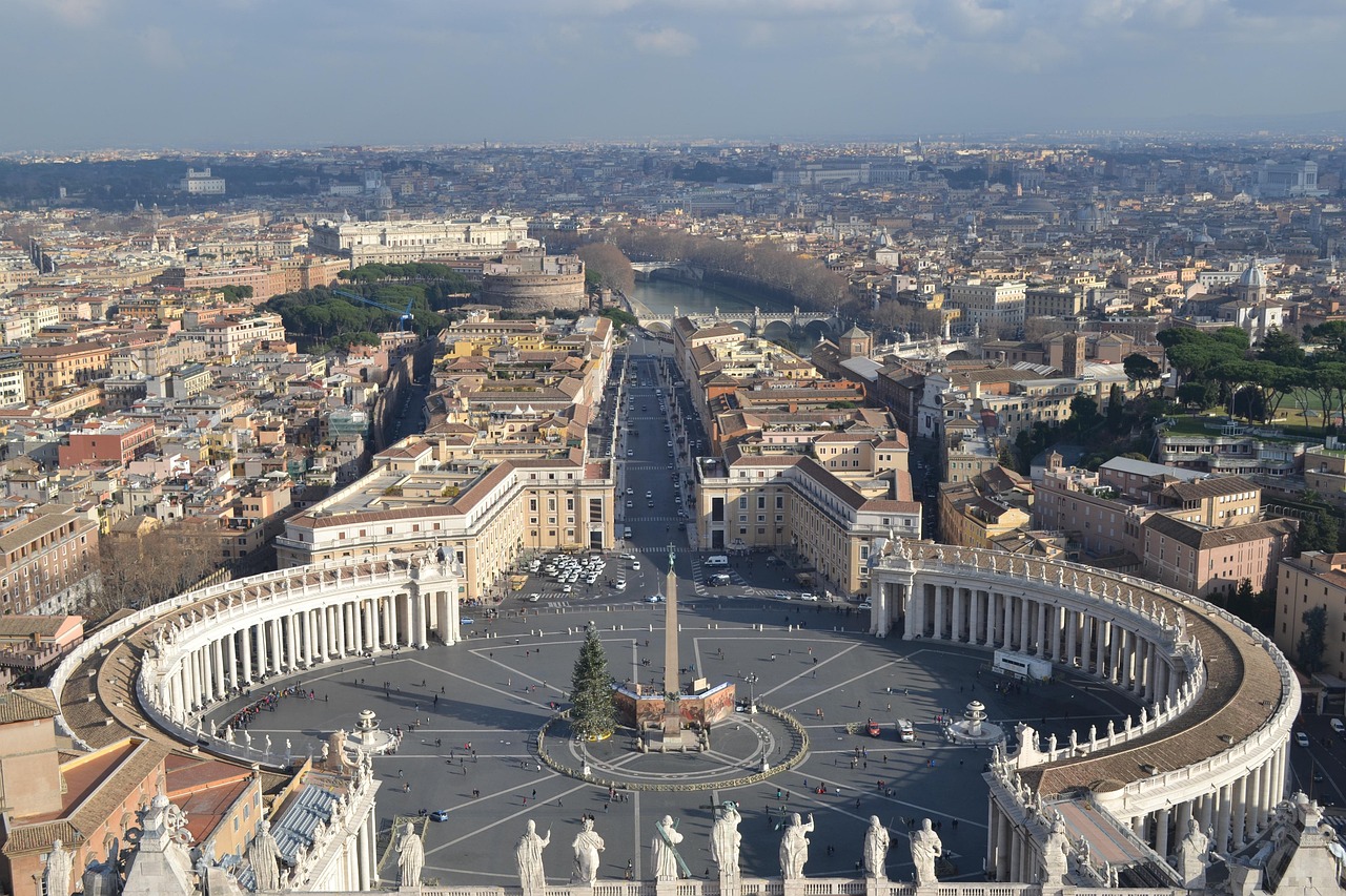 Навес Святога Пятра - Città del Vaticano | Secret World Trip Planner