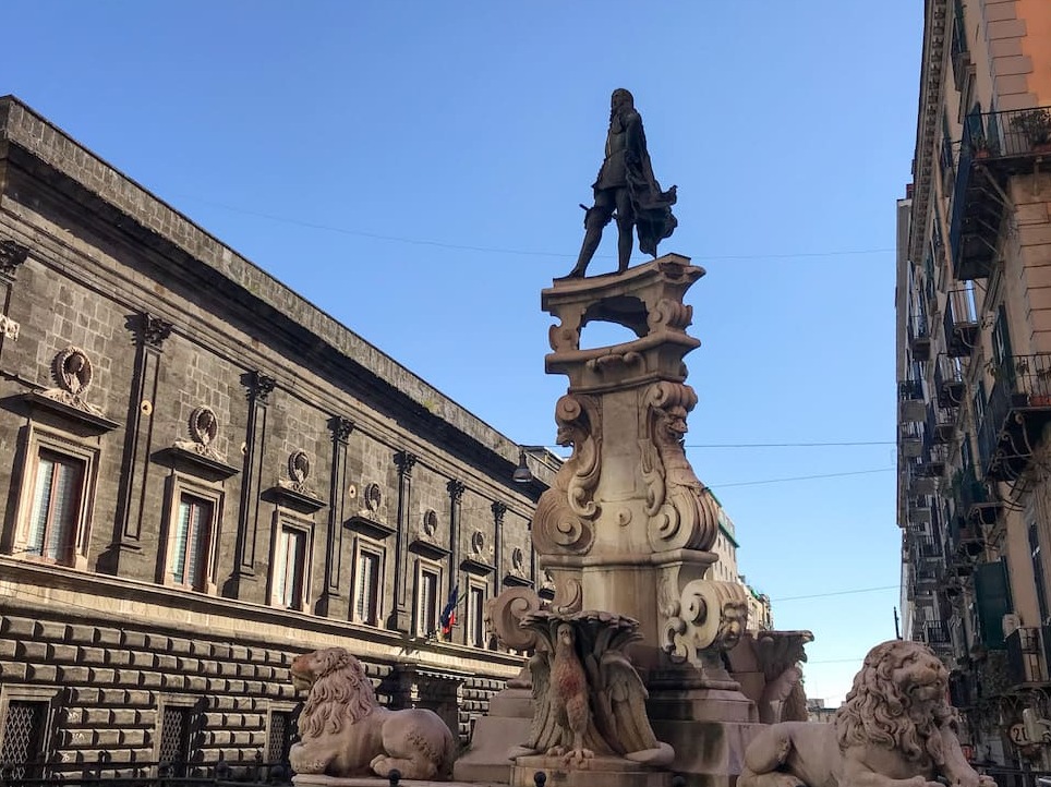 Fontana Monteoliveta - Napoli | Secret World Trip Planner