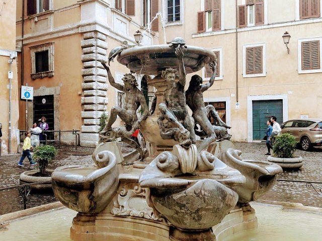 Dortoken iturria - Roma | Secret World Trip Planner