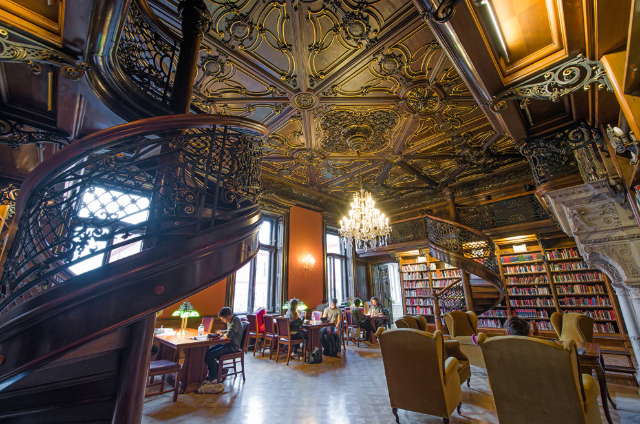 Biblioteka Metropolitalna Ervin Szabó - Budapest | Secret World Trip Planner