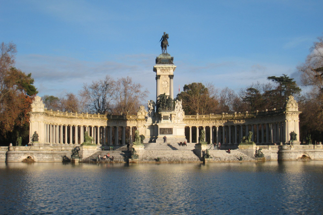El Retiro Park - Madrid | Secret World Trip Planner