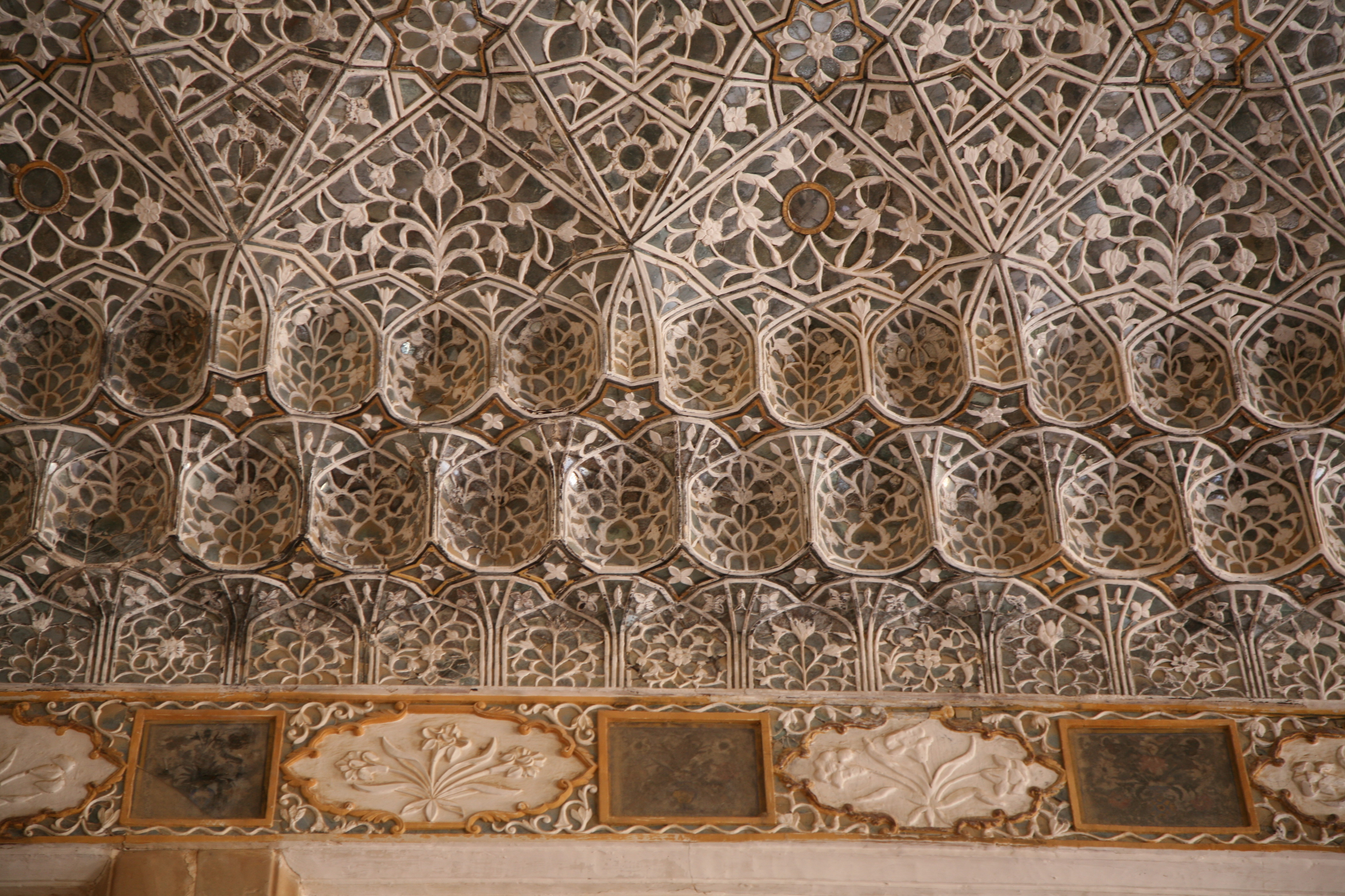 Sheesh Mahal (palacio de los espejos) en el Fuerte Amber - Jaipur | Secret World Trip Planner