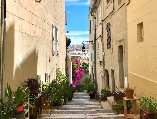 Кошницата - Marseille | Secret World Trip Planner