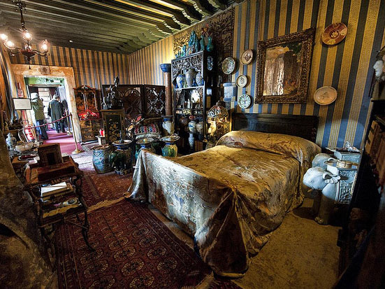 D'Annunzio দ্বারা Vittoriale - Il Vittoriale | Secret World Trip Planner