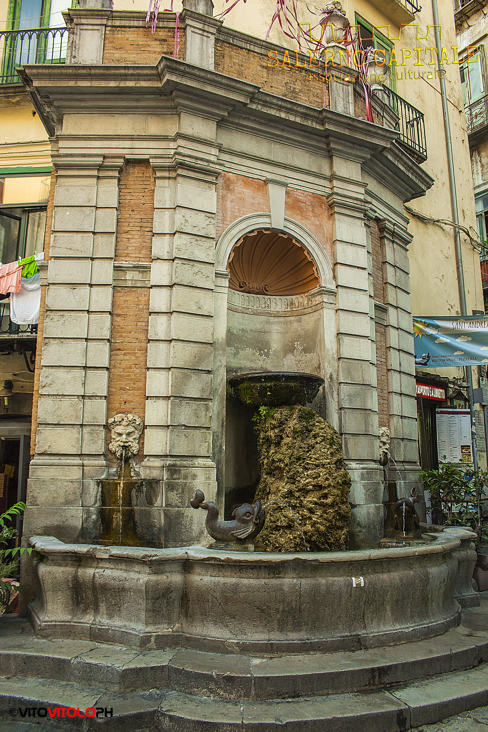 Fuente de peces - Salerno | Secret World Trip Planner