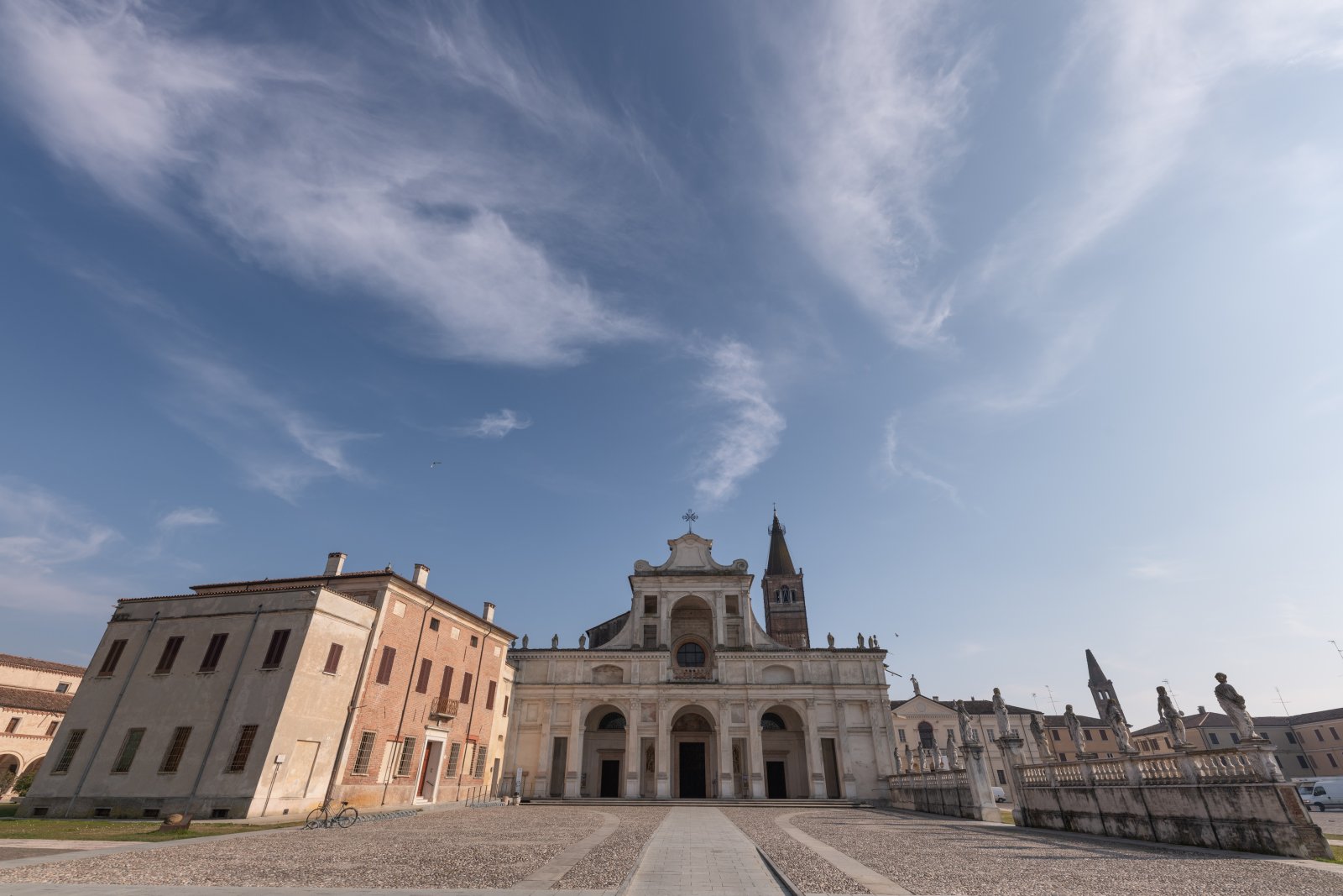 Mosteiro de San Benedetto en Polirone - Mundo Secreto - San Benedetto Po | Secret World Trip Planner