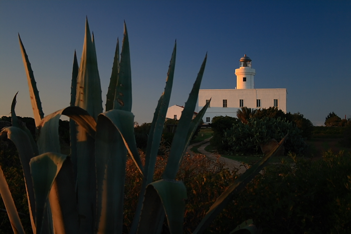 El far de Capo Ferro - Capo Ferro | Secret World Trip Planner