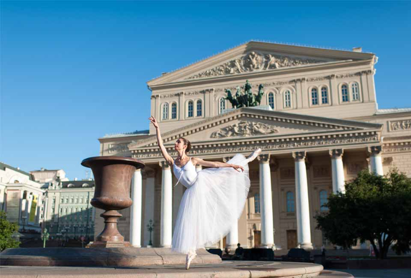  Le théâtre Bolchoï, principal temple de la culture russe — Mosca