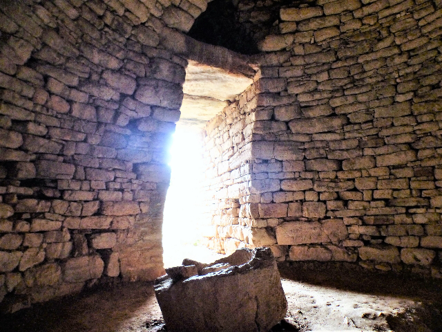 Gewelfde graftombe van Tiryns - Nea Tiryntha | Secret World Trip Planner