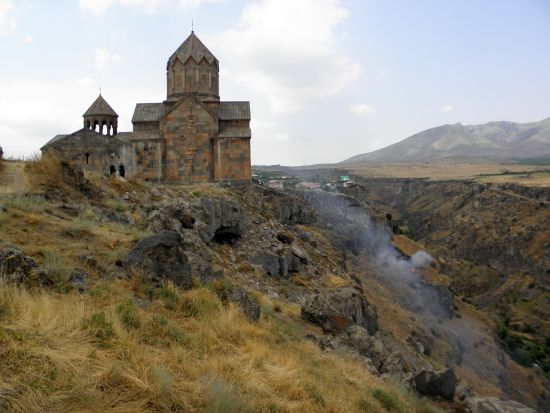 Monasterio de Saghmosavank — Aragatsotn
