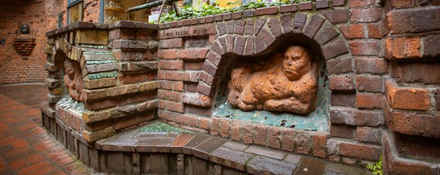 Fontaine des sept paresseux - Bremen | Secret World Trip Planner