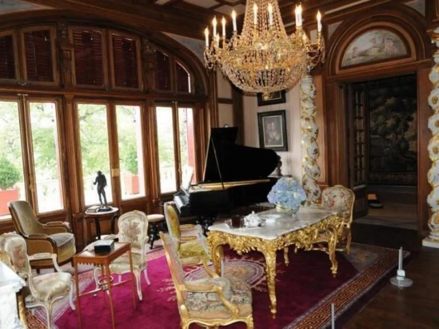 Museo Louis Mantin - Moulins | Secret World Trip Planner