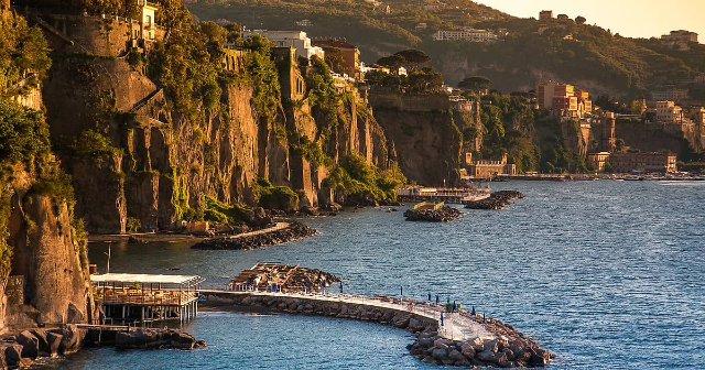 ಮರಿನೆಲ್ಲಾ ಬೀಚ್ - Spiaggia La Marinella | Secret World Trip Planner