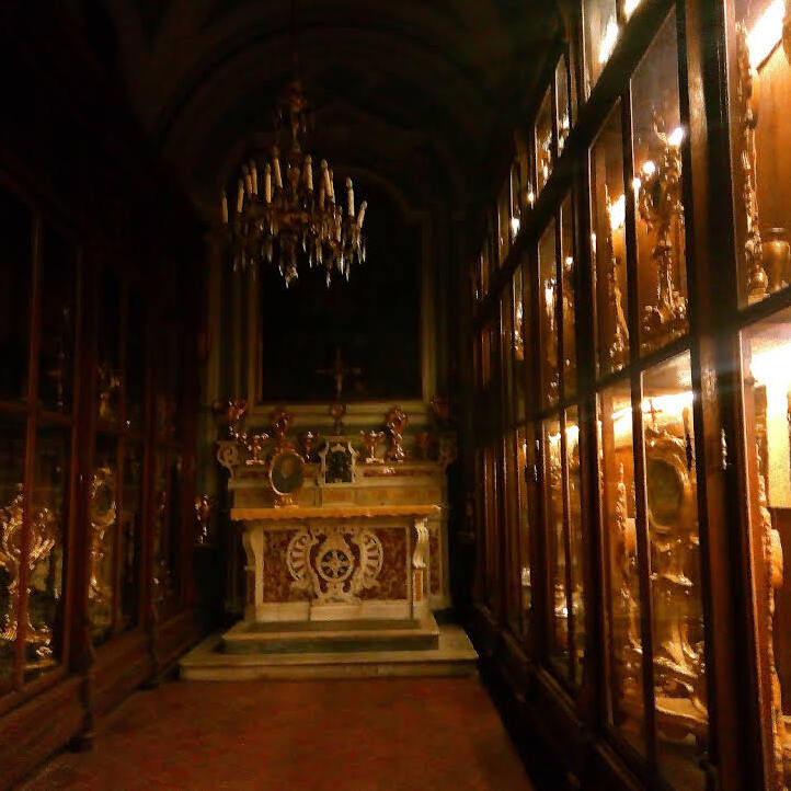 Tretja ampula San Gennara - Napoli | Secret World Trip Planner