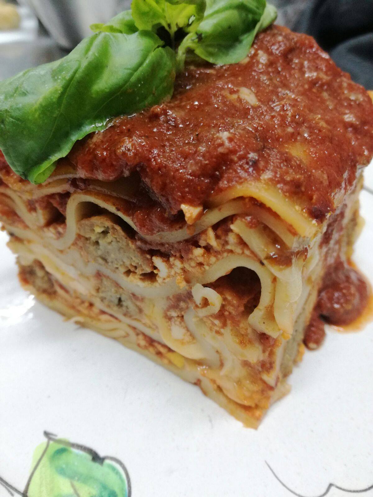 la lasagna napoletana — Napoli
