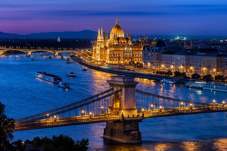 हंगेरी संसद:एक हंगेरी सबैभन्दा ठूलो भवन - Budapest | Secret World Trip Planner