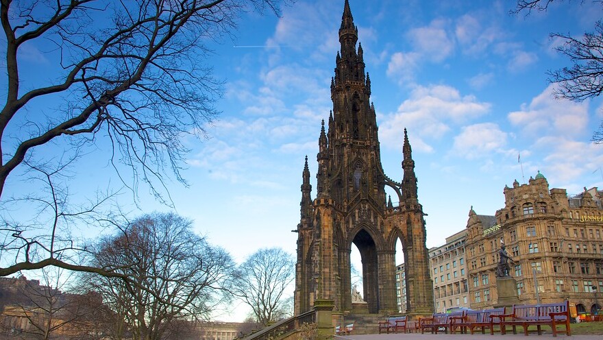 Scott Monument - E. Princes St Gardens | Secret World Trip Planner