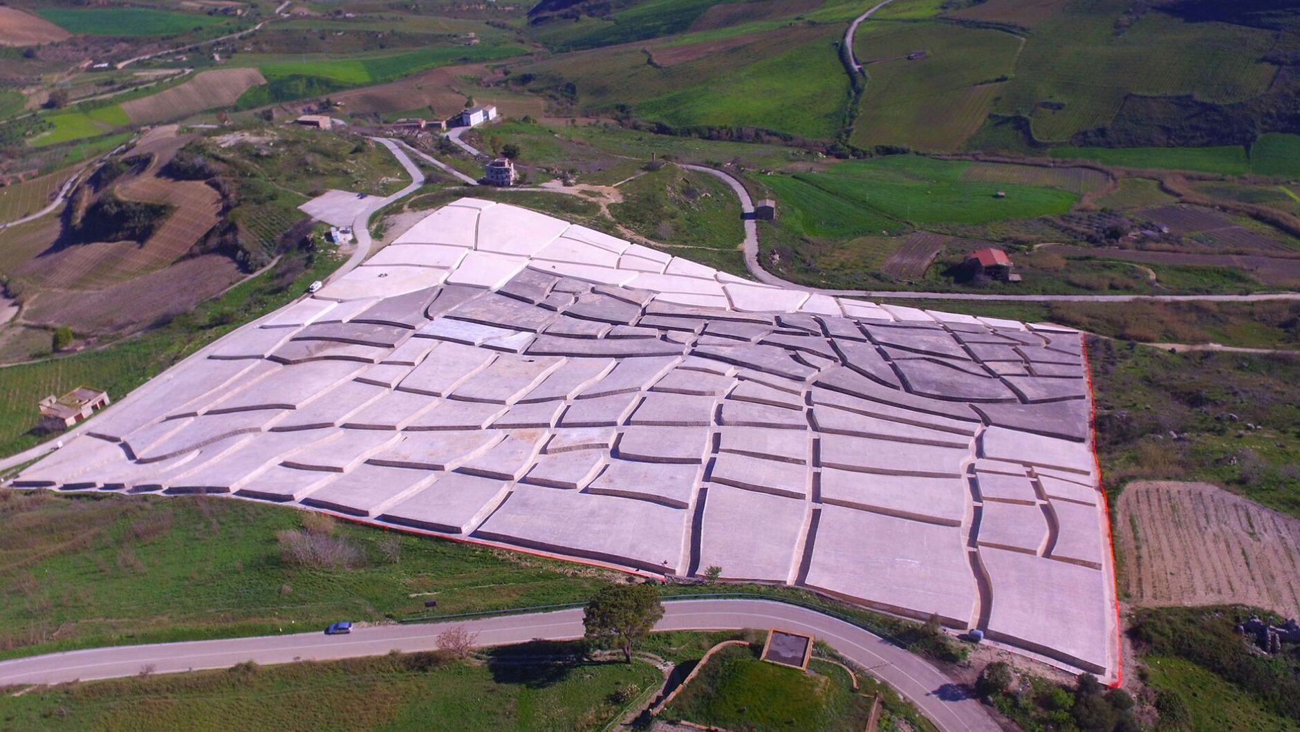 Sicilia: Grande Cretto di Burri - Gibellina Vecchia | Secret World Trip Planner