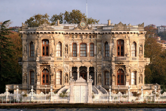 Palacio de Kucuksu - Küçüksu Cd. | Secret World Trip Planner