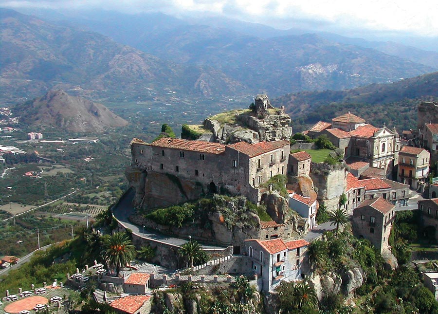 కాస్టిగ్లియోన్ డి సిసిలియా  - Castiglione di Sicilia | Secret World Trip Planner