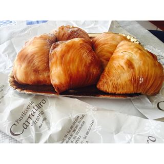 Lumang Pasticceria Carraturo - Napoli | Secret World Trip Planner