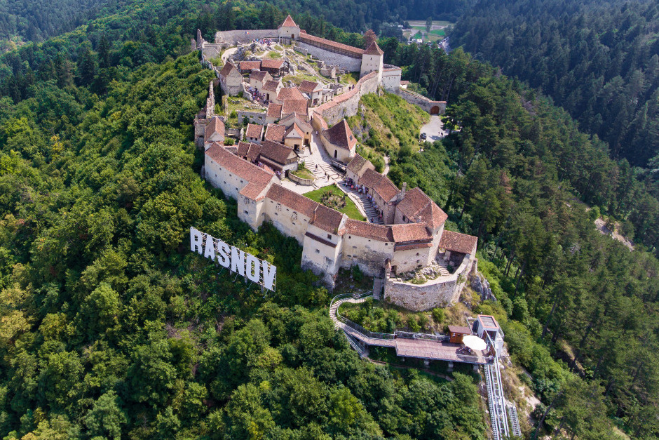 Transilvānija / Rasnovs un Citadele - Râșnov | Secret World Trip Planner