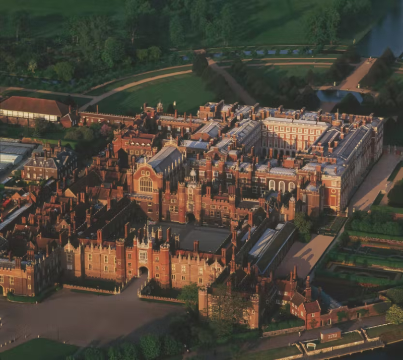 Palacio de Hampton Court - Molesey | Secret World Trip Planner