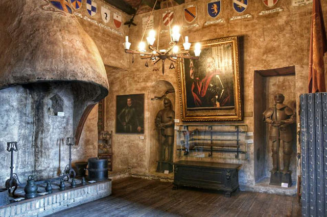 ਕੈਸਲ ਅਤੇ ਕੈਸਲ ਮਿਊਜ਼ੀਅਮ - Conegliano | Secret World Trip Planner