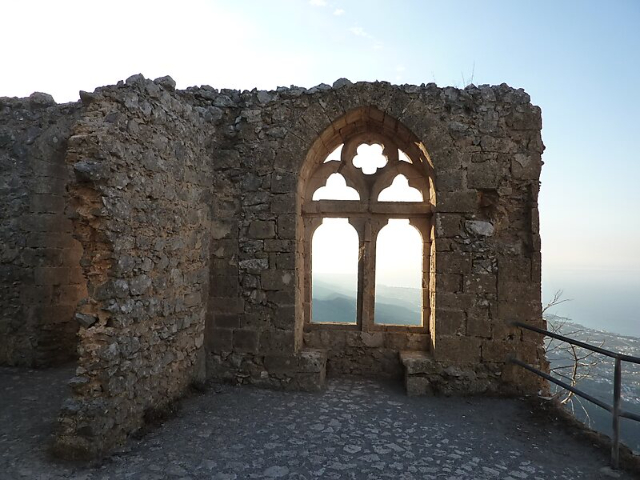 Die Burg des Heiligen Hilarion in Karaman - Aglantzia | Secret World Trip Planner