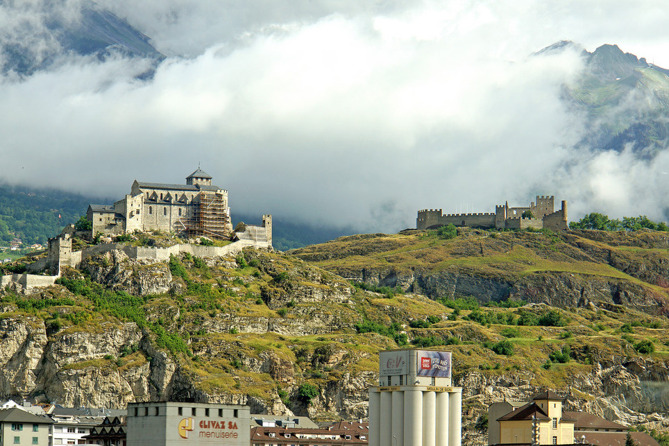 La ciudad de Sión, las ruinas del castillo de Tourbillon - Sion | Secret World Trip Planner