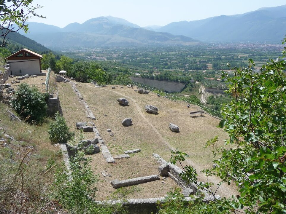 El Monte Morrone y el Santuario de Ercole Curino - Via Badia | Secret World Trip Planner
