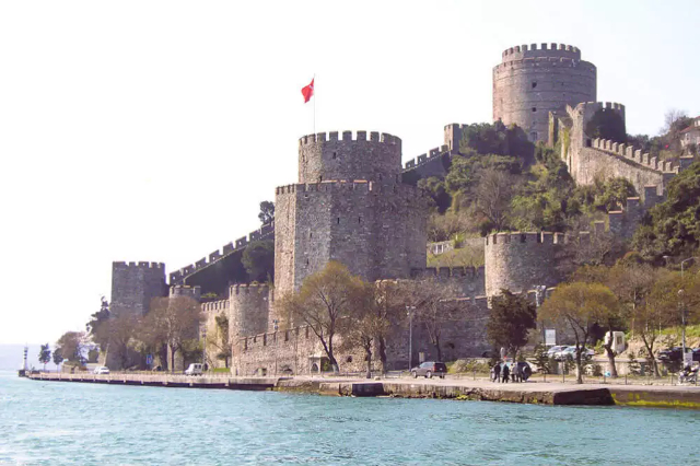 Rumeli Hisari - Yahya Kemal Cd. | Secret World Trip Planner