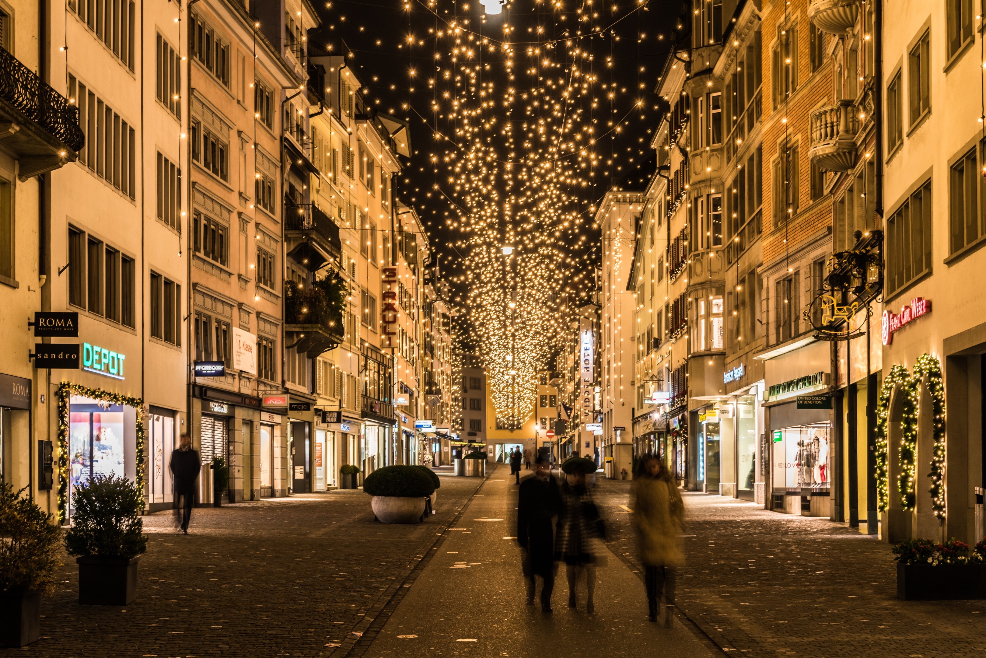Bahnhofstrasse top shopping area in all of Zurich - Secret World - Zurigo | Secret World Trip Planner