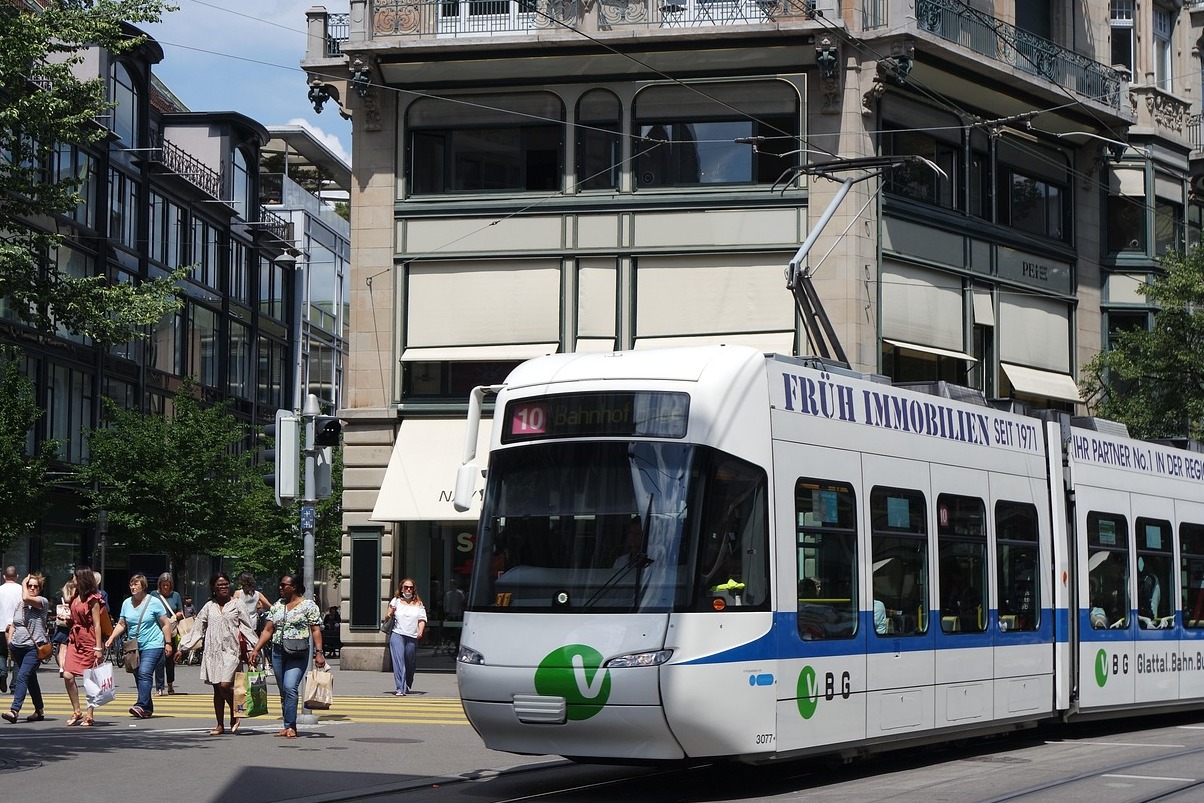 Bahnhofstrasse top shopping area in all of Zurich - Secret World - Zurigo | Secret World Trip Planner