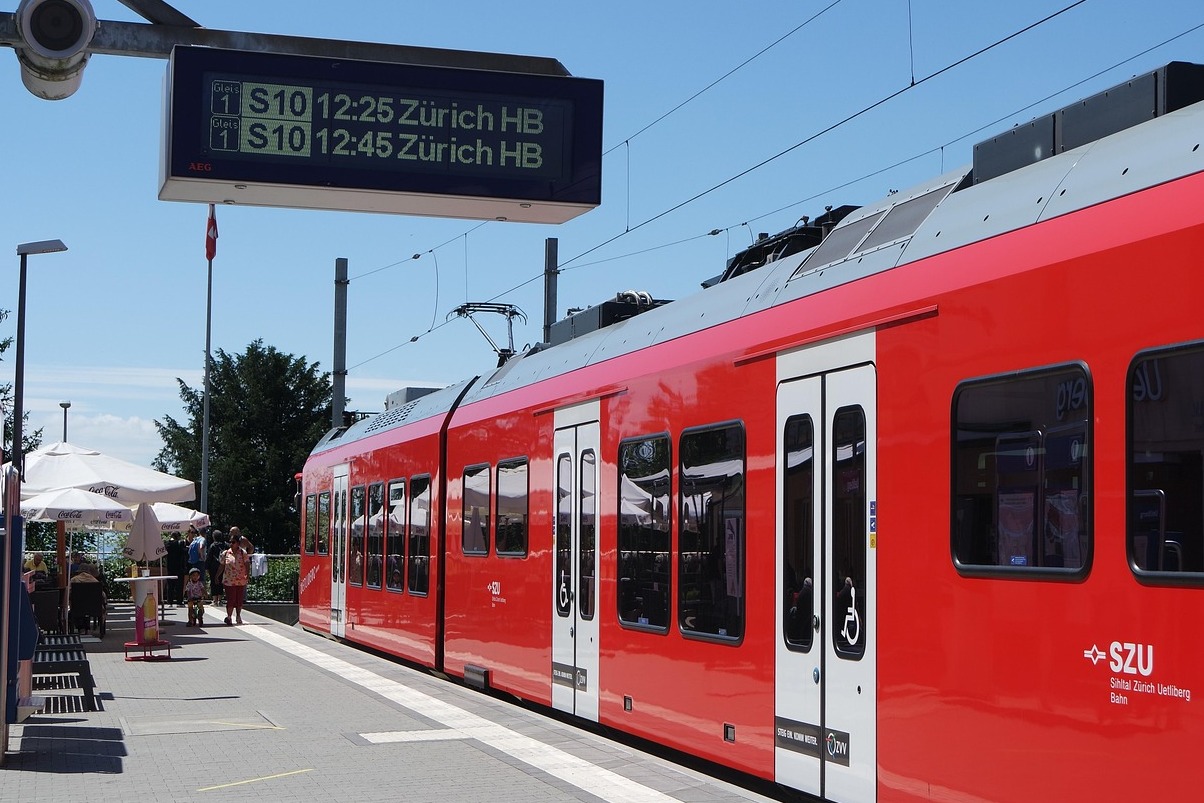 Uetliberg una meseta que domina la ciudad de Zurich - Zurigo | Secret World Trip Planner