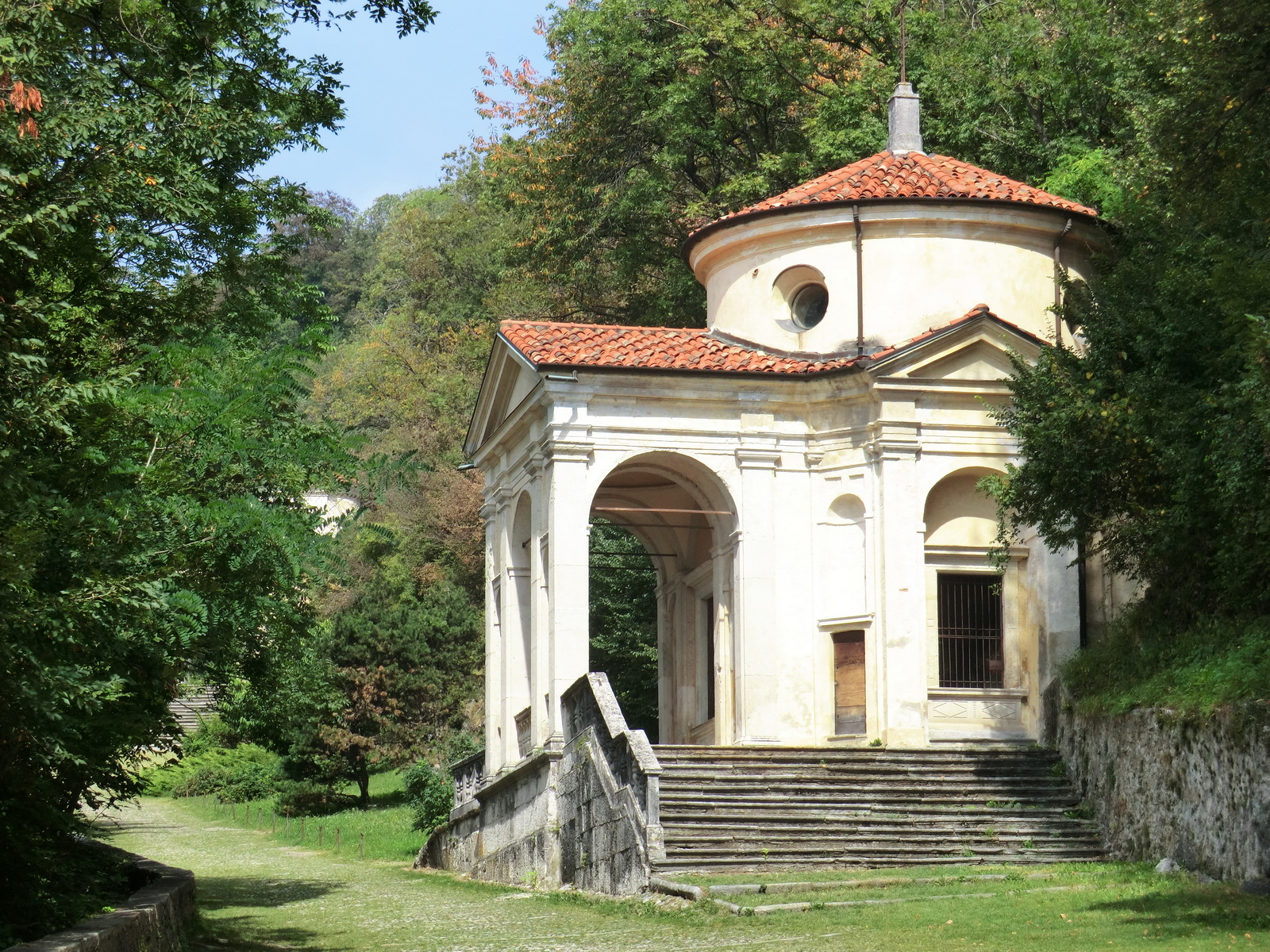 Monte Sagrado de Varese - Varese | Secret World Trip Planner