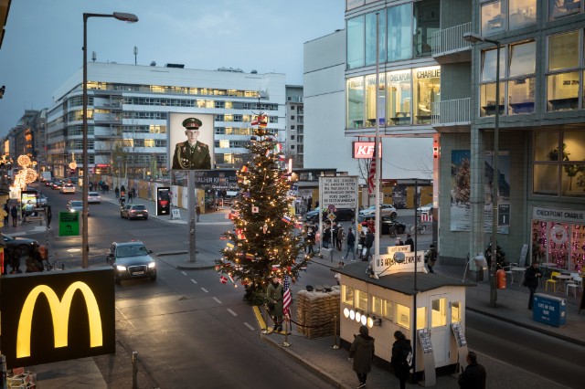 Kontrolinis punktas Charlie - Berlin | Secret World Trip Planner