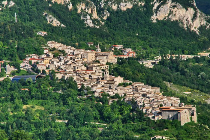 ਕੈਰਾਮਨੀਕੋ ਟਰਮੇ - Caramanico Terme | Secret World Trip Planner