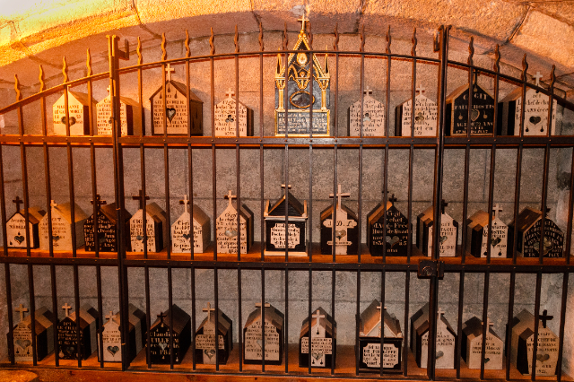 Les Étagères de la Nuit (Le Mensole della Notte) — Saint-Pol-de-Léon