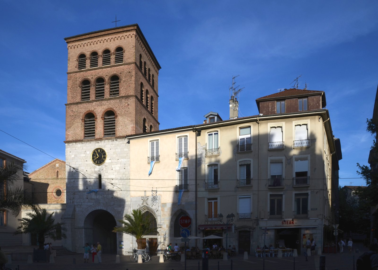 Plaza Notre-Dame de Grenoble - Grenoble | Secret World Trip Planner